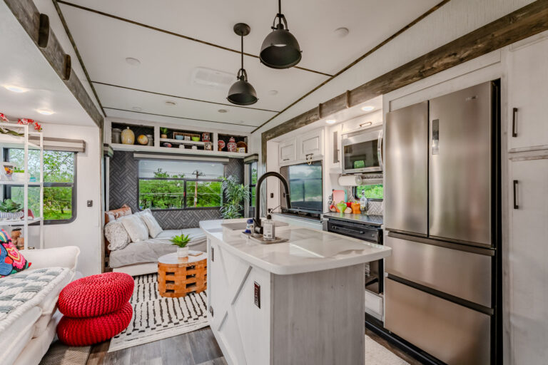 real-estate-photography-airbnb-kitchen-001