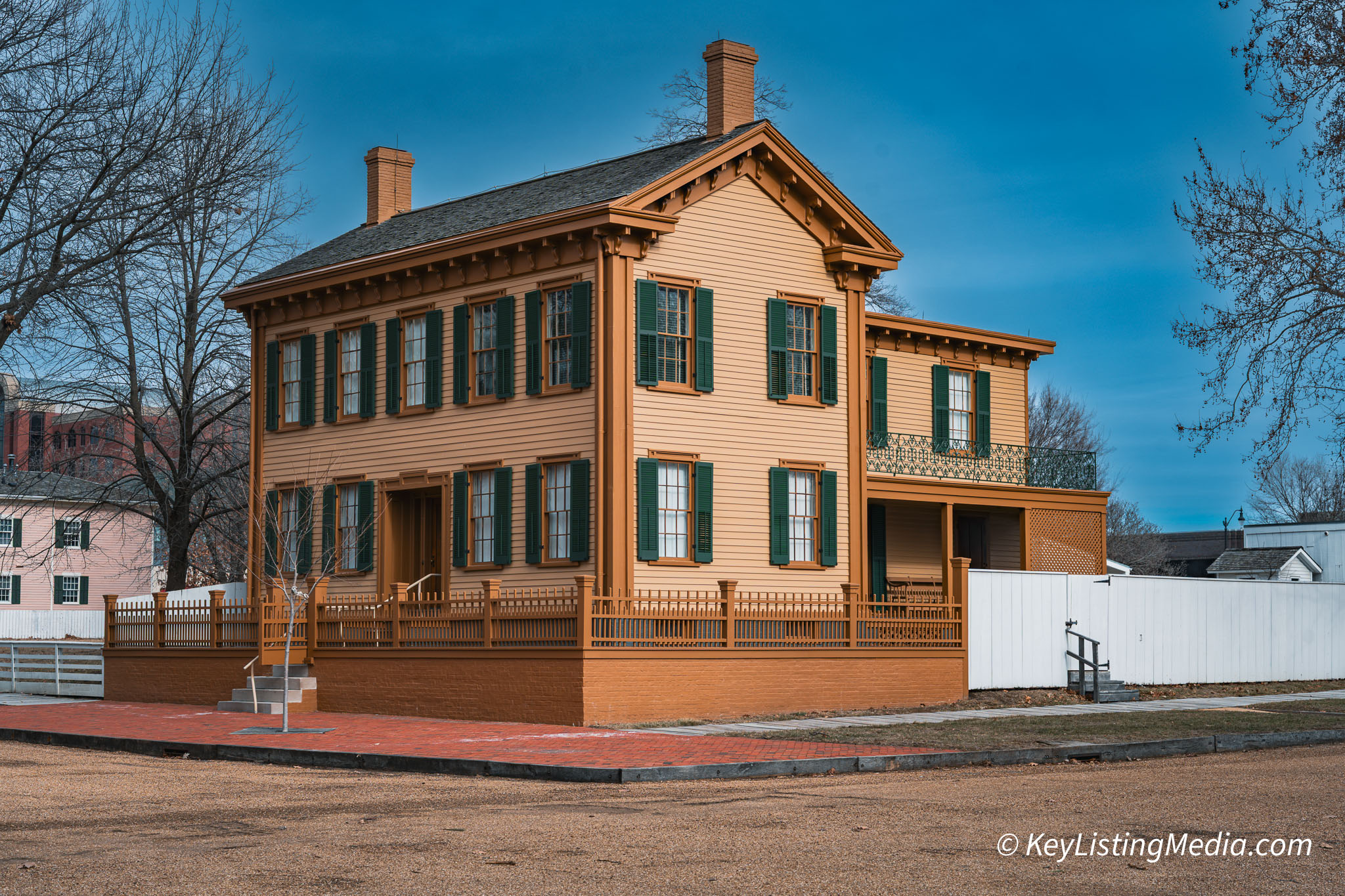 real-estate-photography-residential-exterior-3