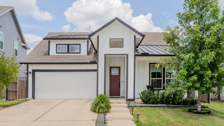 cropped-Austin-real-estate-exterior-1.jpg